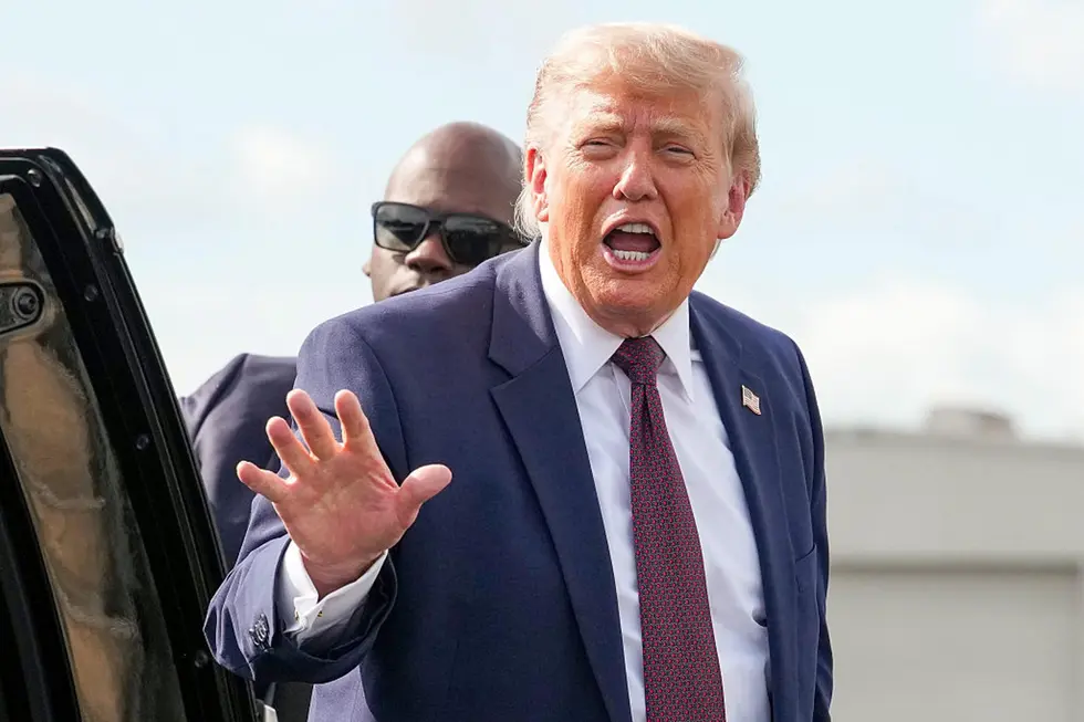 Декларация Трампа раскрыла 1,4 миллиарда долларов &laquo;крипто&raquo;-дохода за год, а его &laquo;стейблкоин&raquo; уже попал под прицел регуляторов