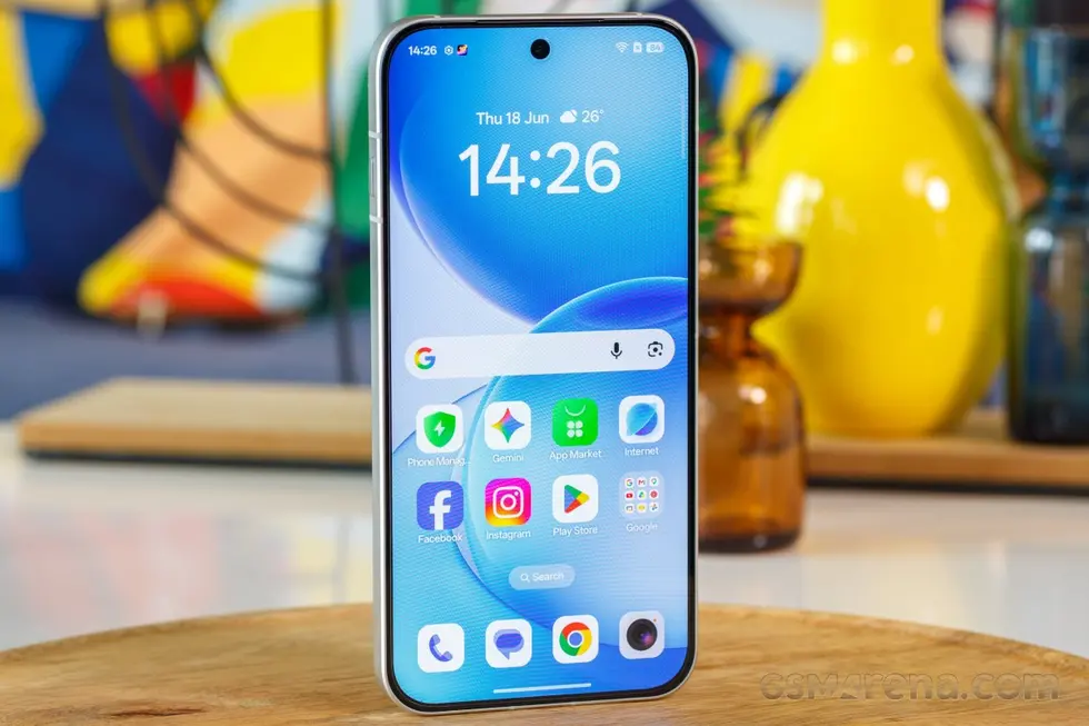 Обзор Oppo Reno16: новый хит или проходной смартфон?