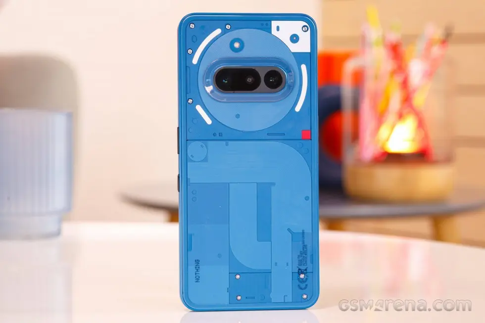 Новый дизайн Nothing Phone (4a)