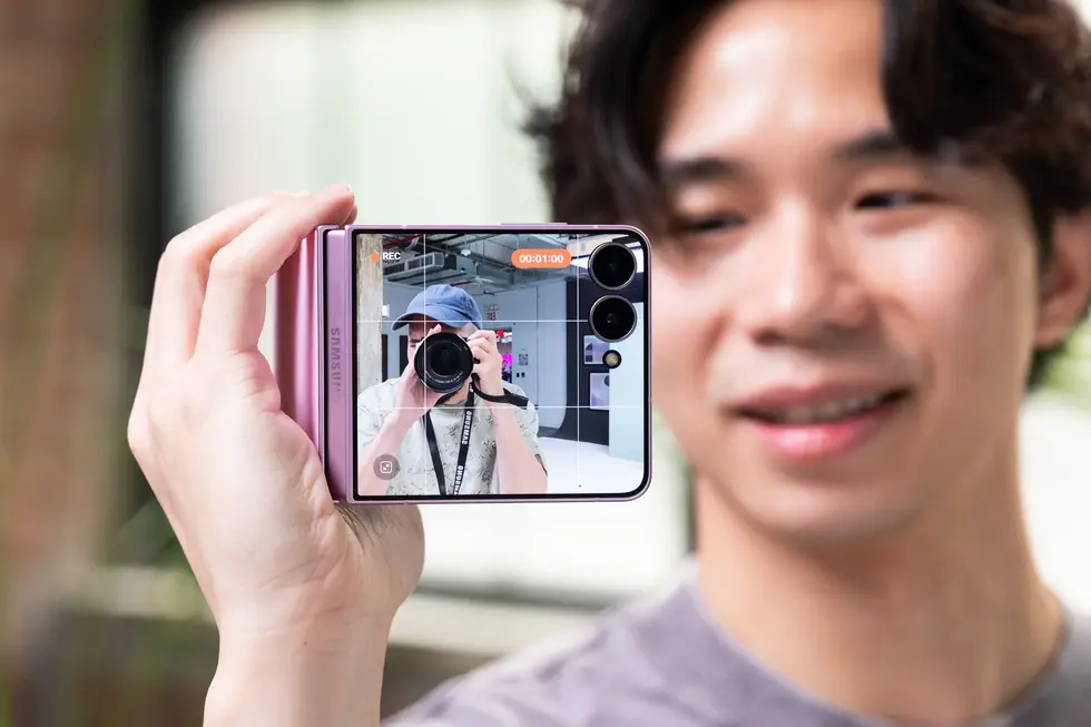Samsung Galaxy Z Flip 8 Hands-On: одно из самых скромных обновлений смартфона в истории