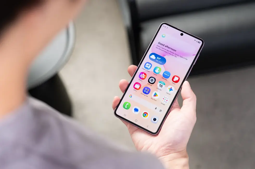 Samsung Galaxy Z Flip 8 Hands-On: одно из самых скромных обновлений смартфона в истории