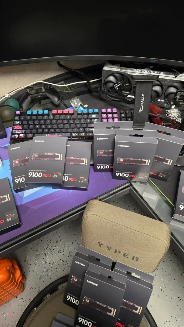 Пользователь утверждает, что Amazon позволил ему оставить SSD-накопители на 5000 долларов, отправленные ему по ошибке.