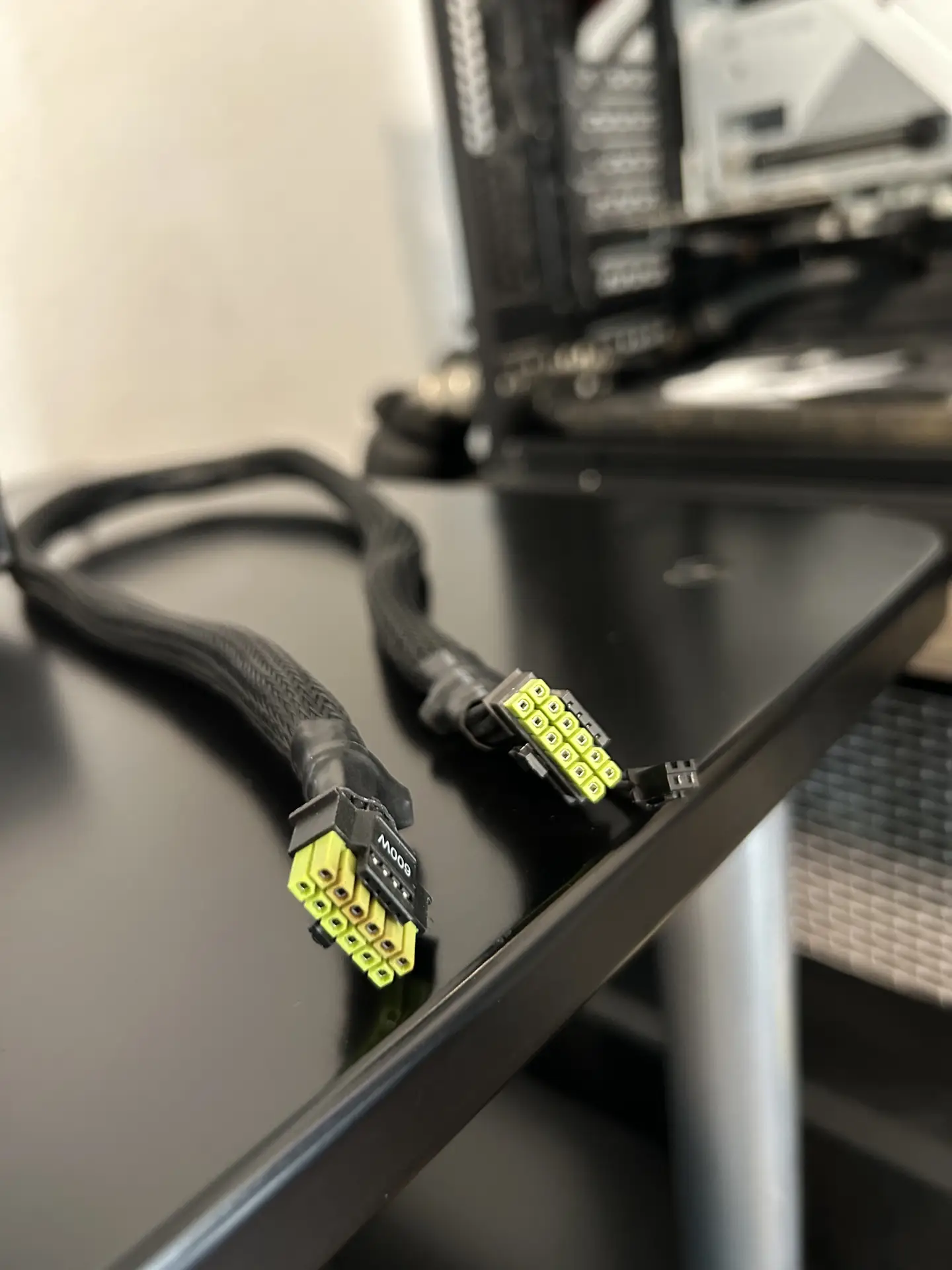 RTX 5090 спасена от плавления разъёма благодаря кабелю ASRock за 40 долларов, несмотря на потребление в 1350 Вт; ASRock хвастается 