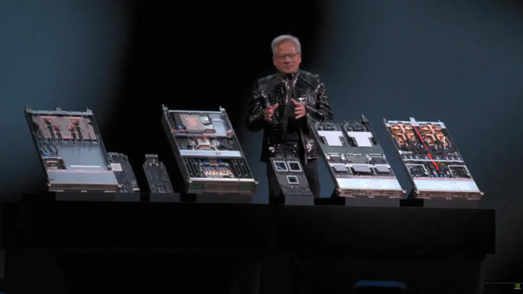 Глава NVIDIA предостерегает от критики ИИ, называя распространителей 