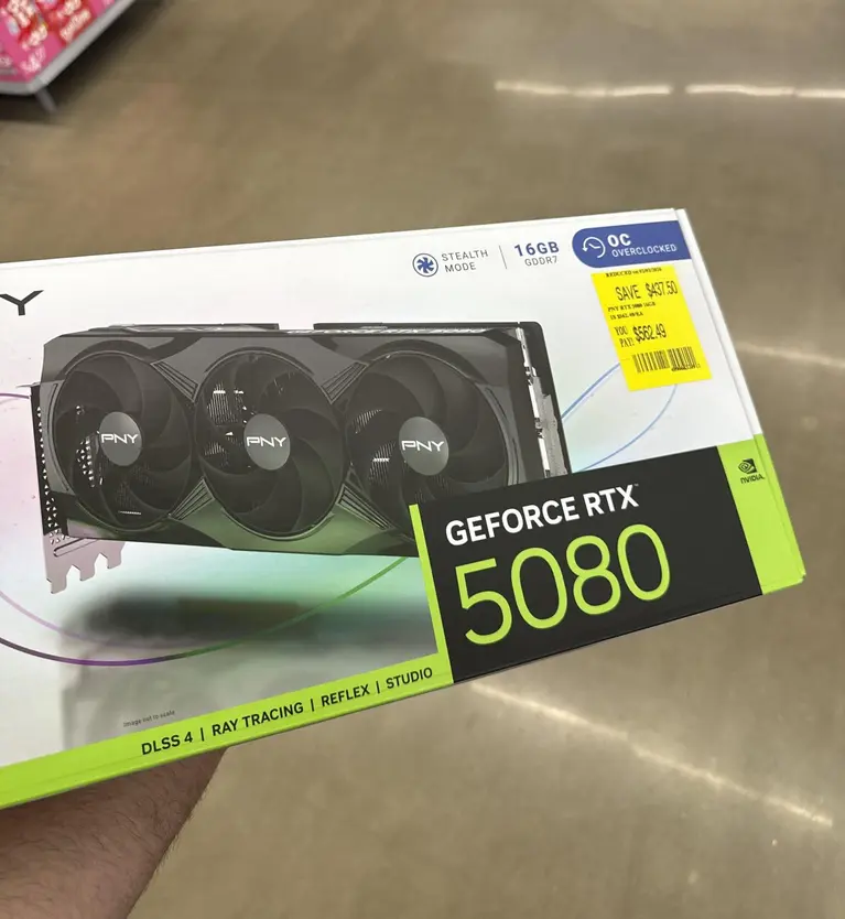 На фоне безумно высоких цен на &laquo;GPU&raquo; двое удачливых покупателей приобрели GeForce RTX 5080 и RTX 5090 за половину их &laquo;MSRP&raquo;