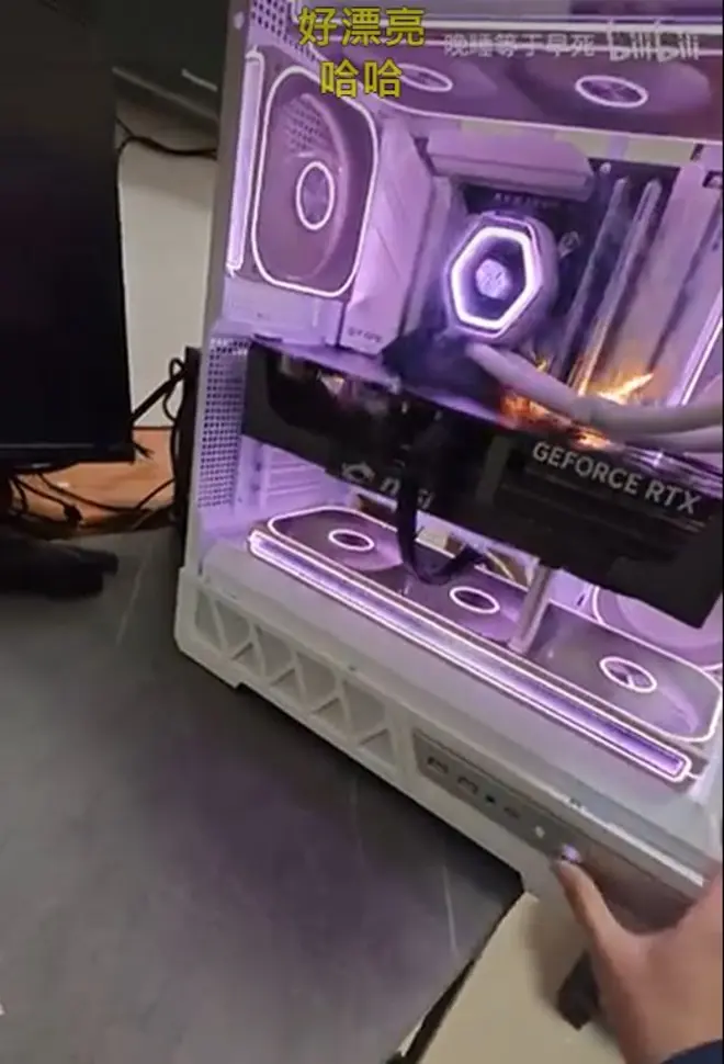 Пользователь запечатлел на камеру возгорание своей GeForce RTX 5090