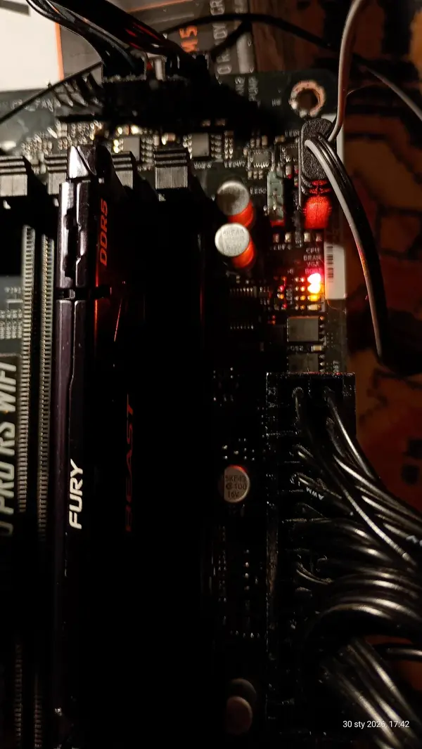 AMD Ryzen 5 7500F внезапно «умирает» на материнской плате ASRock B850 RS PRO WiFi