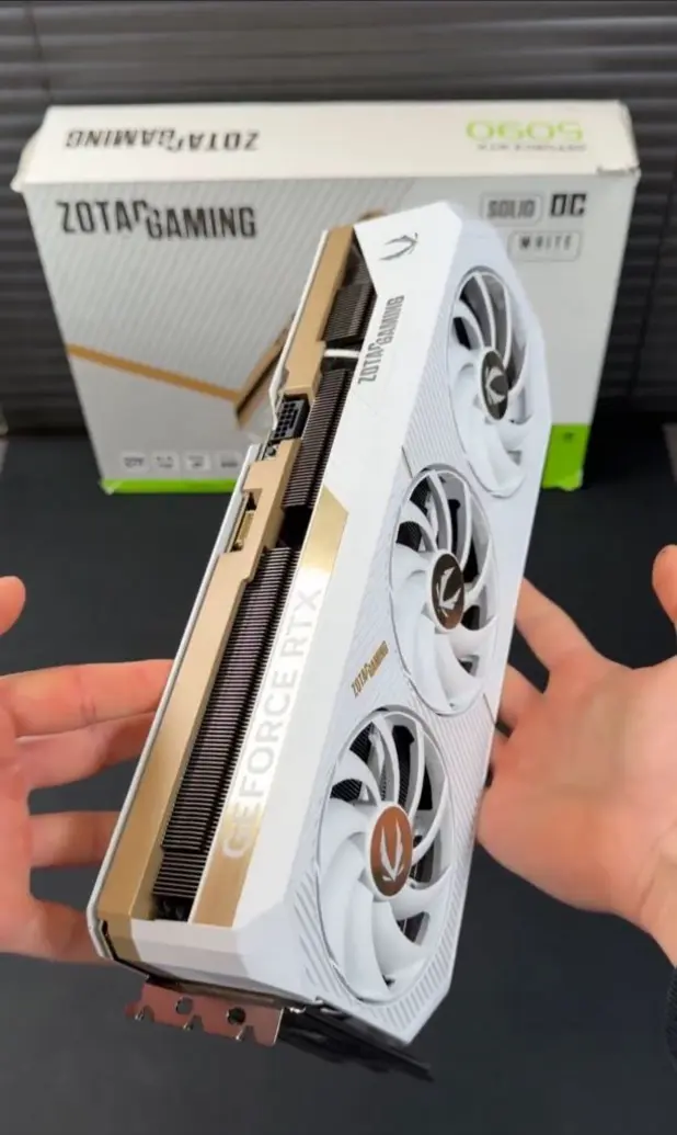 Реселлер с eBay получил возвращенную GeForce RTX 5090 без графического процессора и чипов видеопамяти
