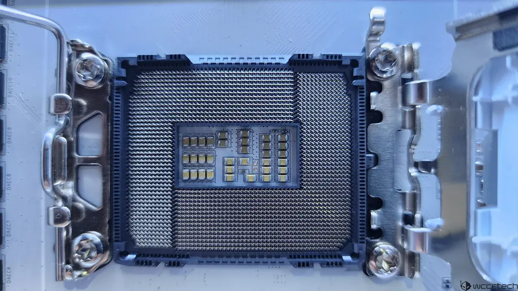 Intel продолжит ставку на процессоры Raptor Lake и гибридные материнские платы DDR5/DDR4 на фоне роста стоимости сборки ПК