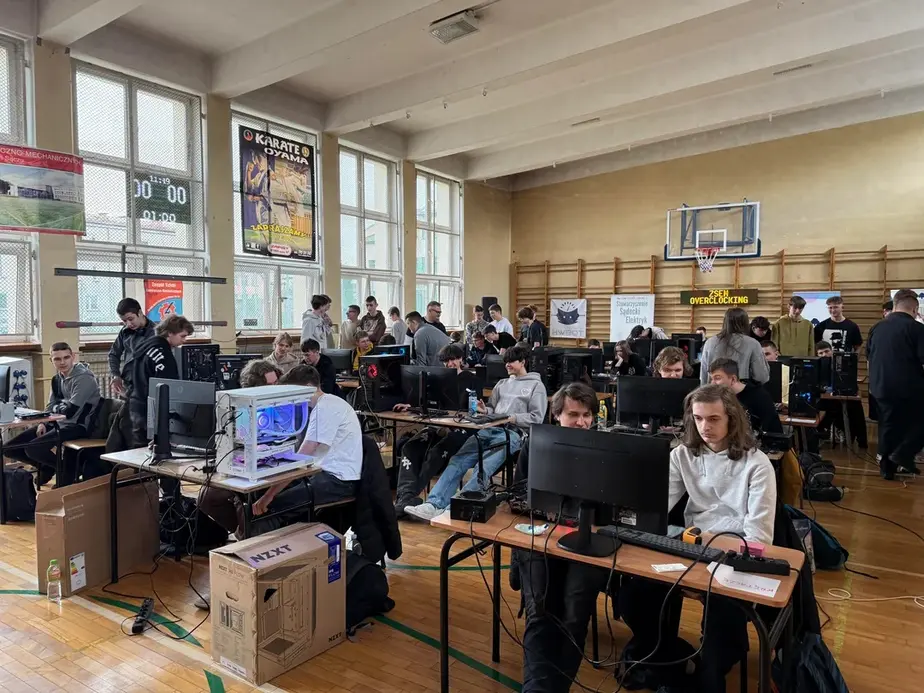 Европейские школьники сразились в турнирах по экстремальному разгону «CPU» и «GPU»