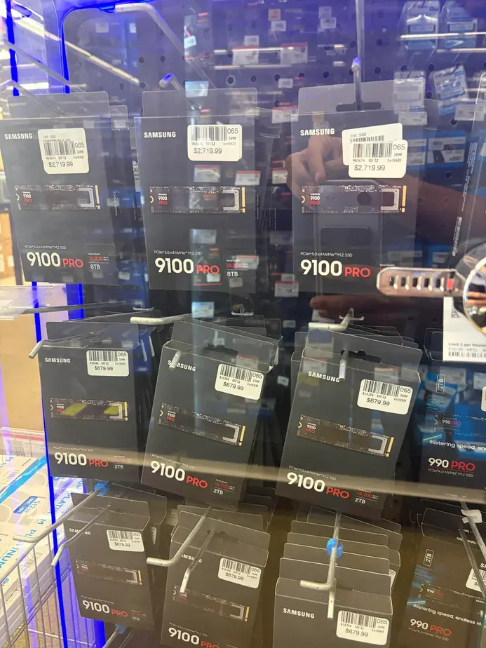 RAM и SSD по цене в тысячи долларов: в Micro Center полные прилавки, но ценники шокируют