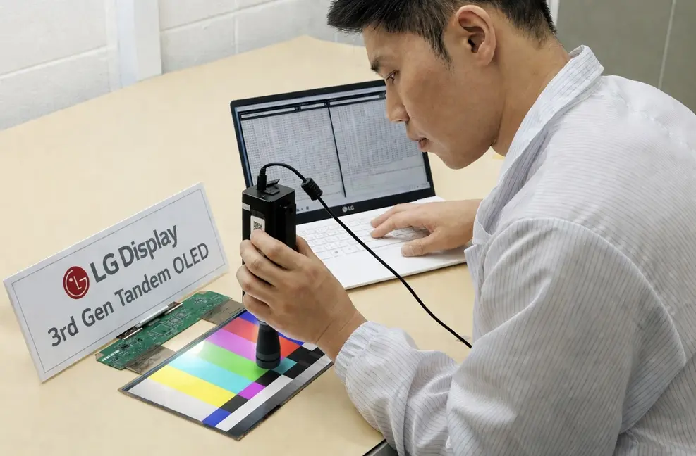 Tandem OLED третьего поколения от LG: на 18% меньше энергопотребления и вдвое выше прочность при яркости 1200 нит и ресурсе 15 000 часов