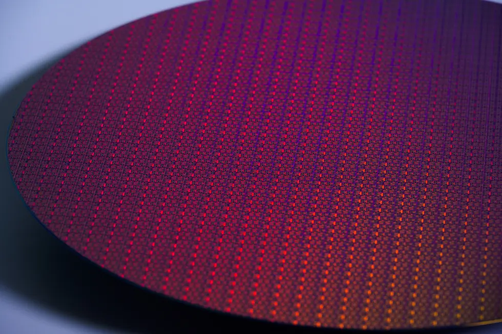 Глава Intel Лип-Бу Тан назвал производство «национальным достоянием» на фоне притока внешних заказчиков после роста выхода годных кристаллов по техпроцессу 18A