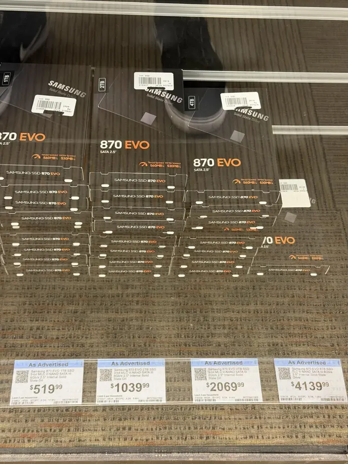 Пользователь заметил Samsung 8 TB SATA SSD за $4139 в Micro Center: цена выше, чем у топовых NVMe-накопителей