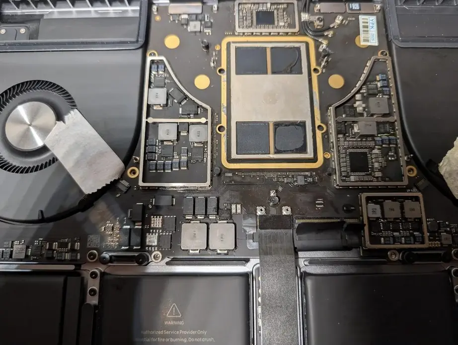 M1 Max &laquo;пересадили&raquo; на донорскую плату: мастерство, знания и терпение подарили MacBook Pro вторую жизнь