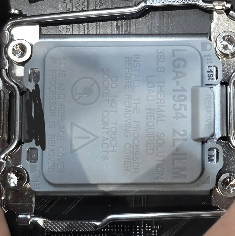 Разъем Intel LGA 1954 нового поколения для процессоров Nova Lake впервые засветился в сети