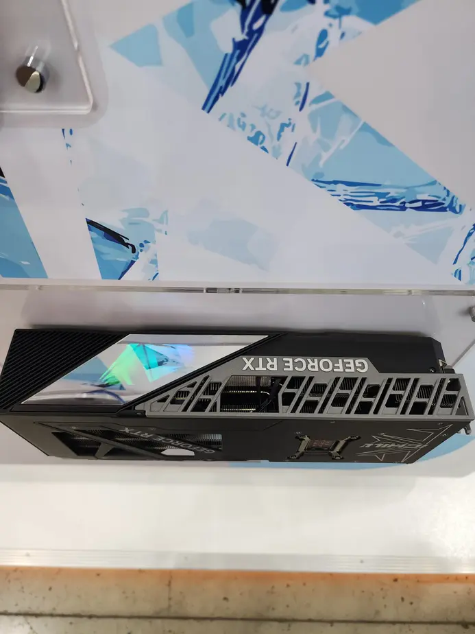 Концептуальные видеокарты Inno3D нового поколения на базе NVIDIA RTX получат улучшенное охлаждение, LCD-дисплеи и сквозные вентиляторы