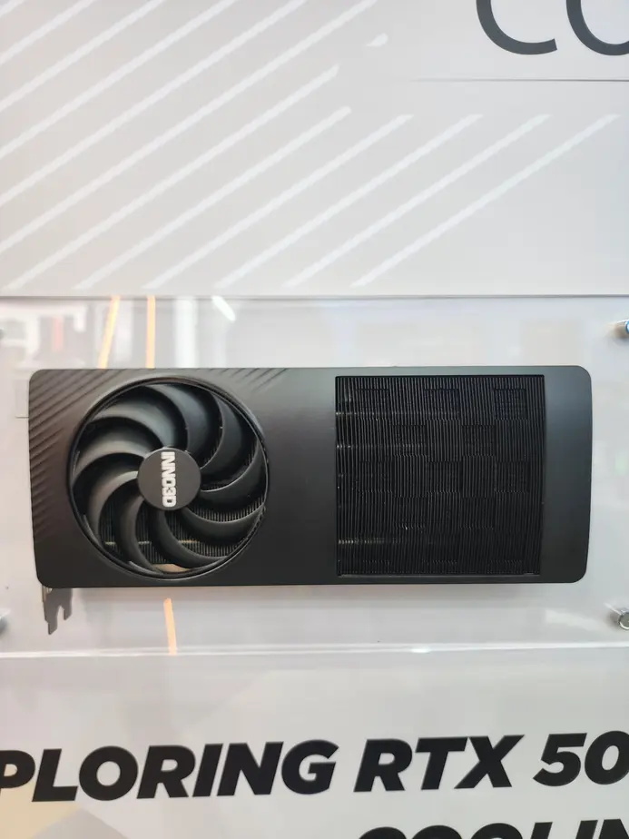 Концептуальные видеокарты Inno3D нового поколения на базе NVIDIA RTX получат улучшенное охлаждение, LCD-дисплеи и сквозные вентиляторы