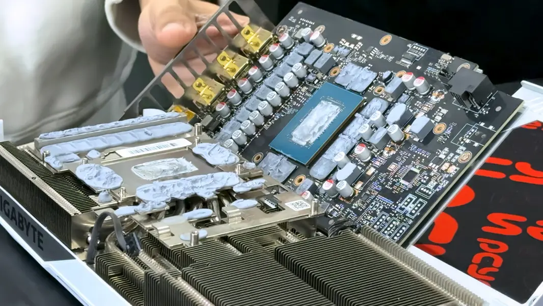 Моддеры разблокировали датчик температуры хотспота у видеокарт NVIDIA: массовые перегревы RTX 50 снижают производительность в играх