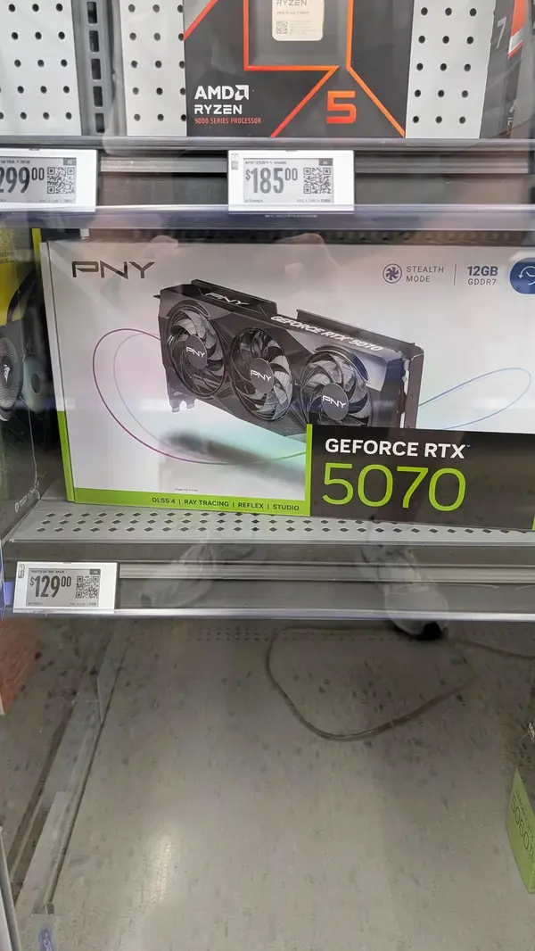 Walmart ошибочно прикрепил ценник в $129 к RTX 5070, который был для AIO, подарив одному покупателю GPU-сделку, вызывающую зависть у других.