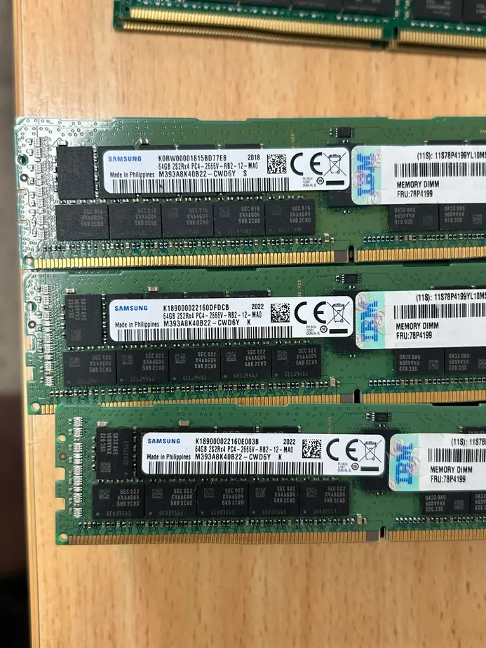 Счастливчик нашел в своем гараже модули памяти DDR4 64GB на 10 000 долларов, извлеченные из старого ненужного сервера