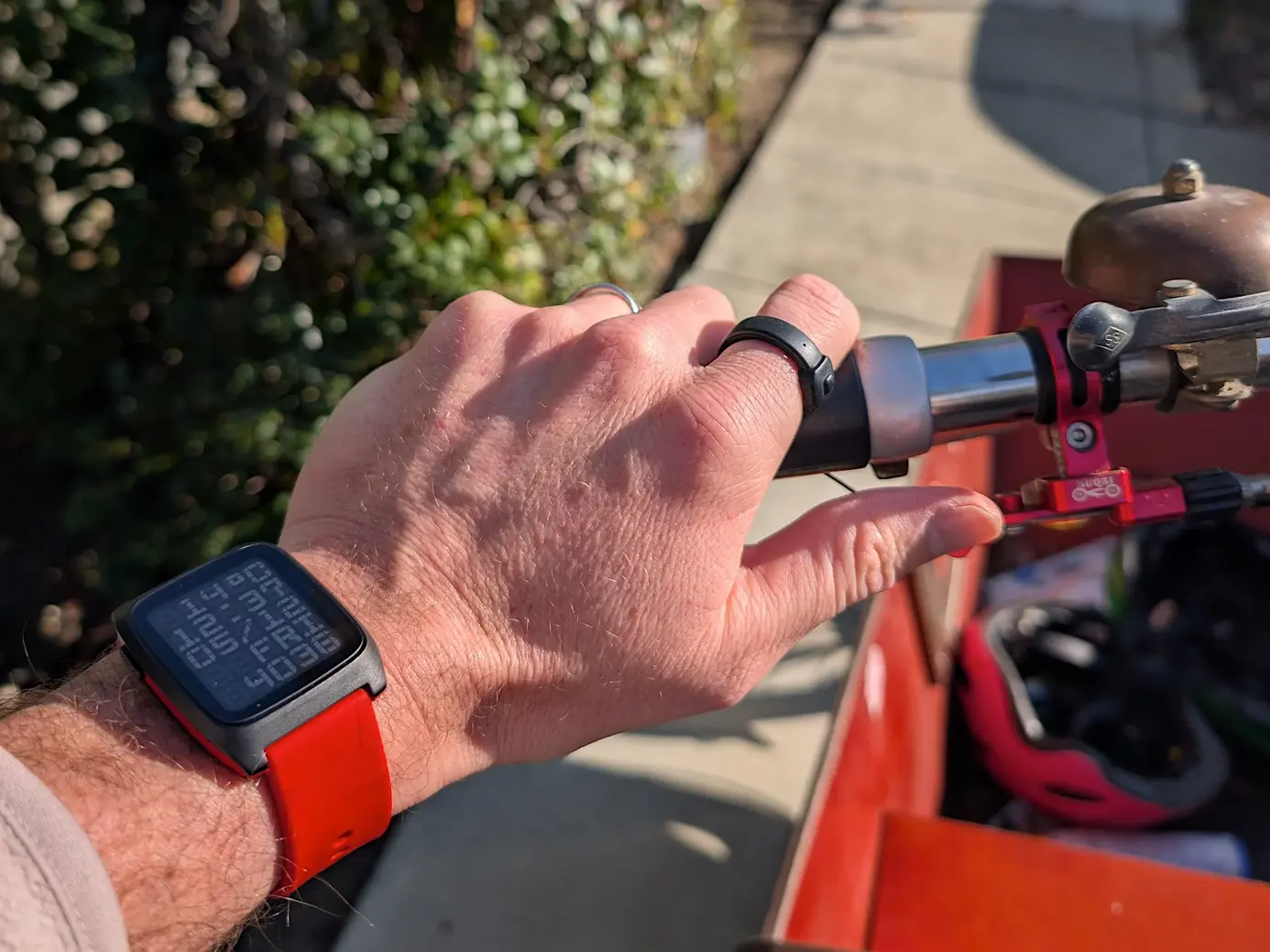 Pebble разрабатывает умное кольцо для сохранения мимолетных мыслей.