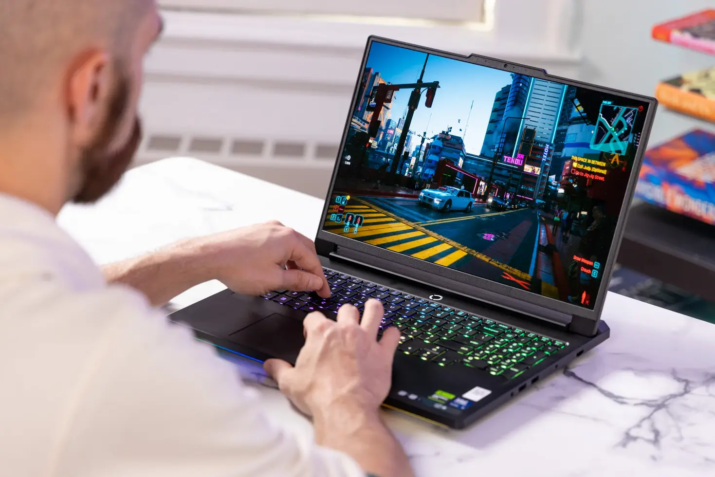 Утечка раскрывает игровой ноутбук Lenovo с экраном, раскатывающимся в ультраширокий формат