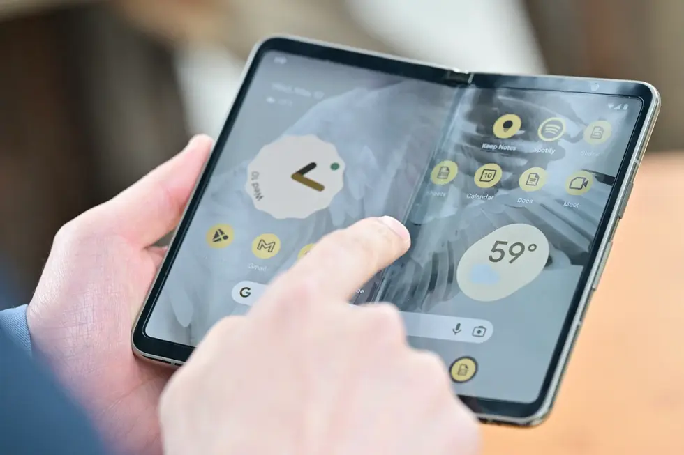 Судя по всему, складной iPhone окажется весьма широким
