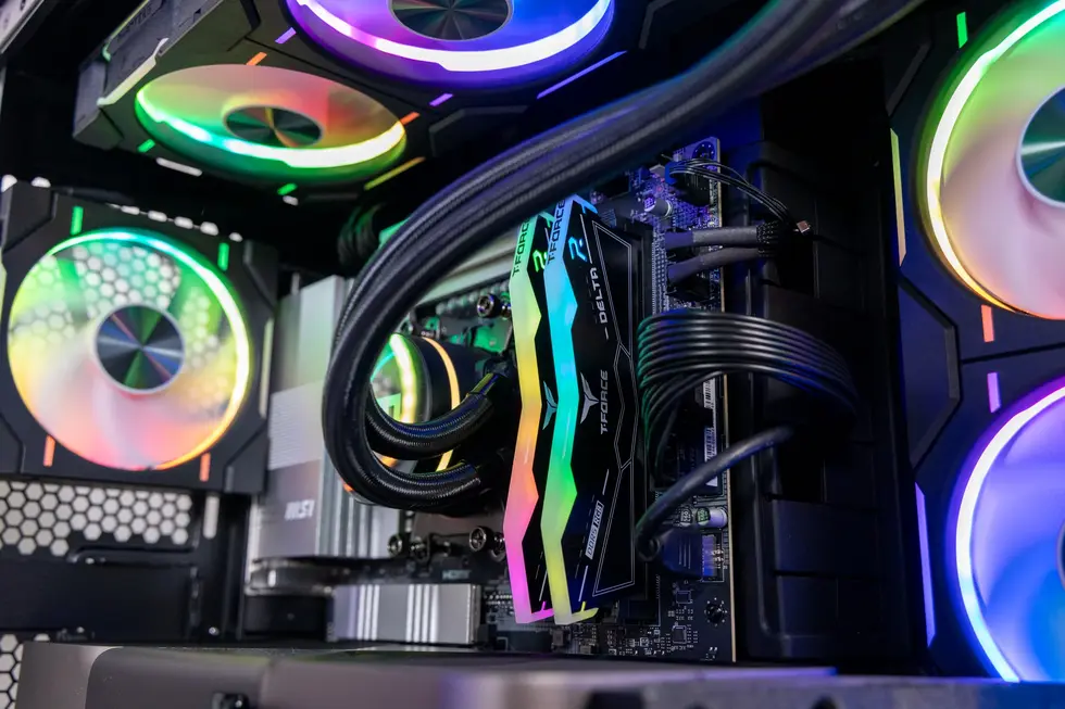 Цены на оперативную память настолько высоки, что сборщики ПК советуют покупателям приносить свою.