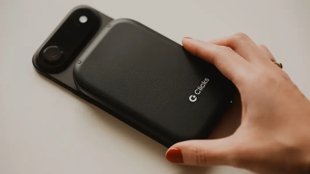 Клавиатура Clicks, как у BlackBerry, наконец-то обрела смысл в телефоне.