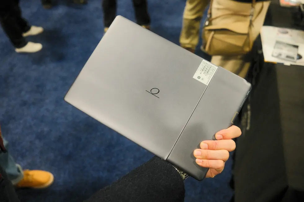 Это самый тонкий планшет в мире?