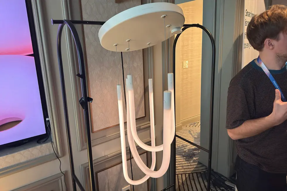 IKEA наделила умом некоторые свои вычурные светильники.