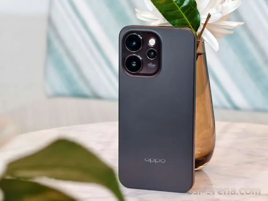 Первое знакомство с Oppo Reno15 Pro (индийская версия)
