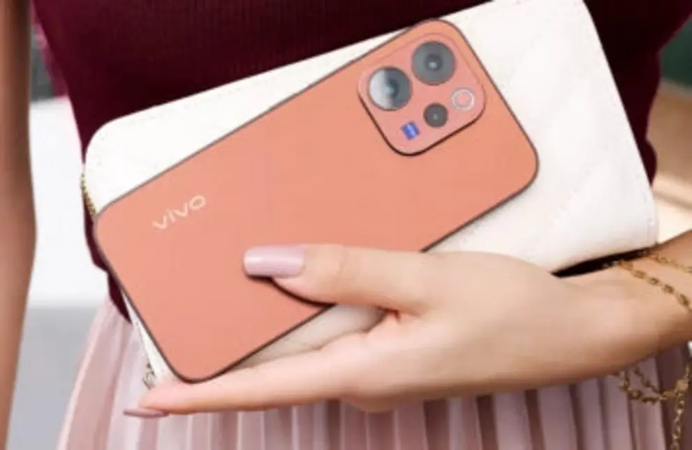 Серия Vivo V70: флагманские функции среднего класса – аккумулятор 6500 мАч, камеры ZEISS и не только