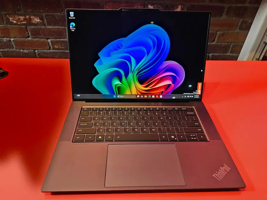 Обновлённые ноутбуки Lenovo ThinkPad Aura Edition стали холоднее — в прямом смысле слова.