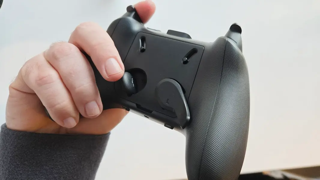 Конкурент Xbox Elite от HyperX оснащен стиками на эффекте Холла и деталями для 3D-печати