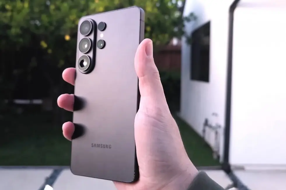 Samsung Galaxy S26 Ultra получил повреждения, но выжил в краш-тесте на падение