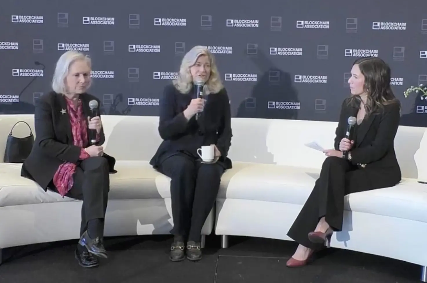 «Наши сотрудники измотаны»: Сенатор Ламмис настаивает на рассмотрении структуры крипторынка на следующей неделе