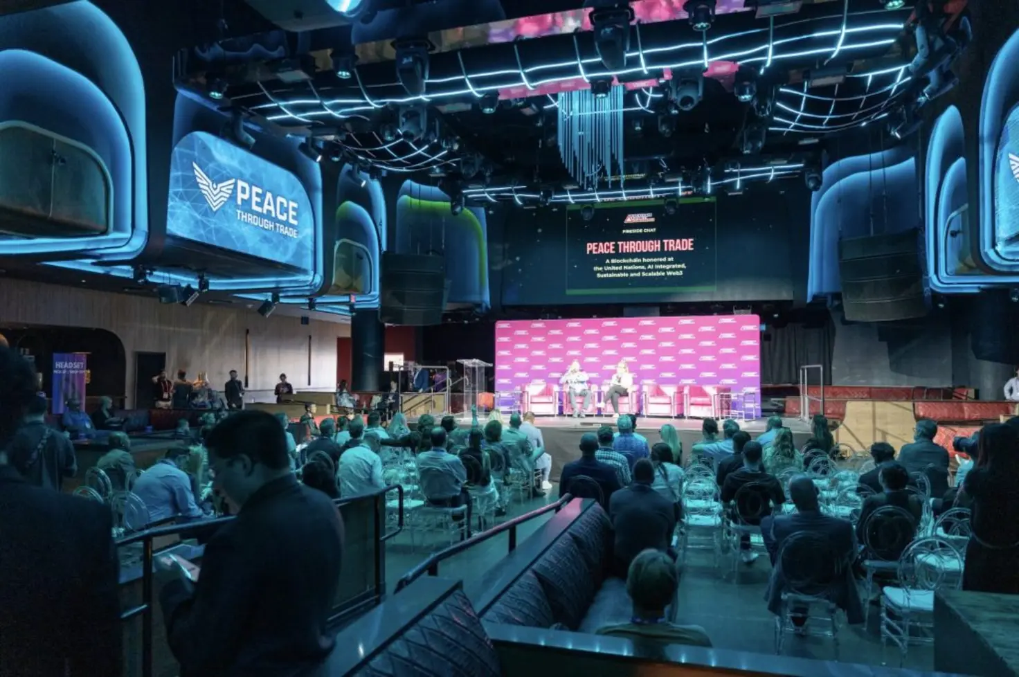 Внутри Футуристической Флориды 2025: Прорывное Первое Издание в США