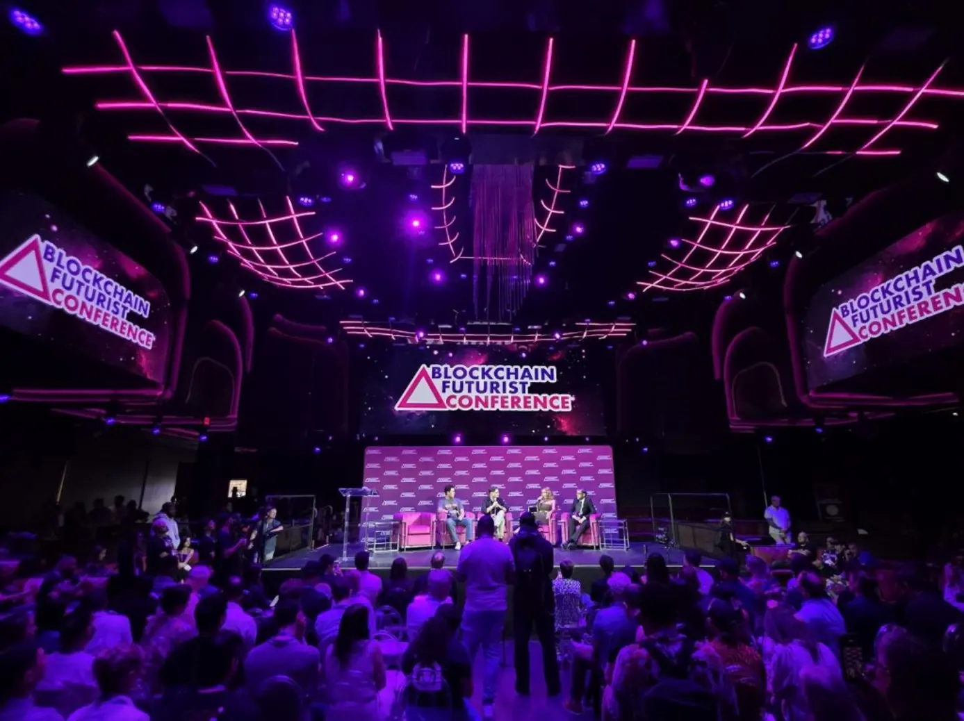 Внутри Футуристической Флориды 2025: Прорывное Первое Издание в США