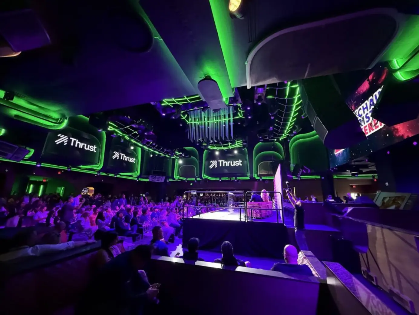 Внутри Футуристической Флориды 2025: Прорывное Первое Издание в США