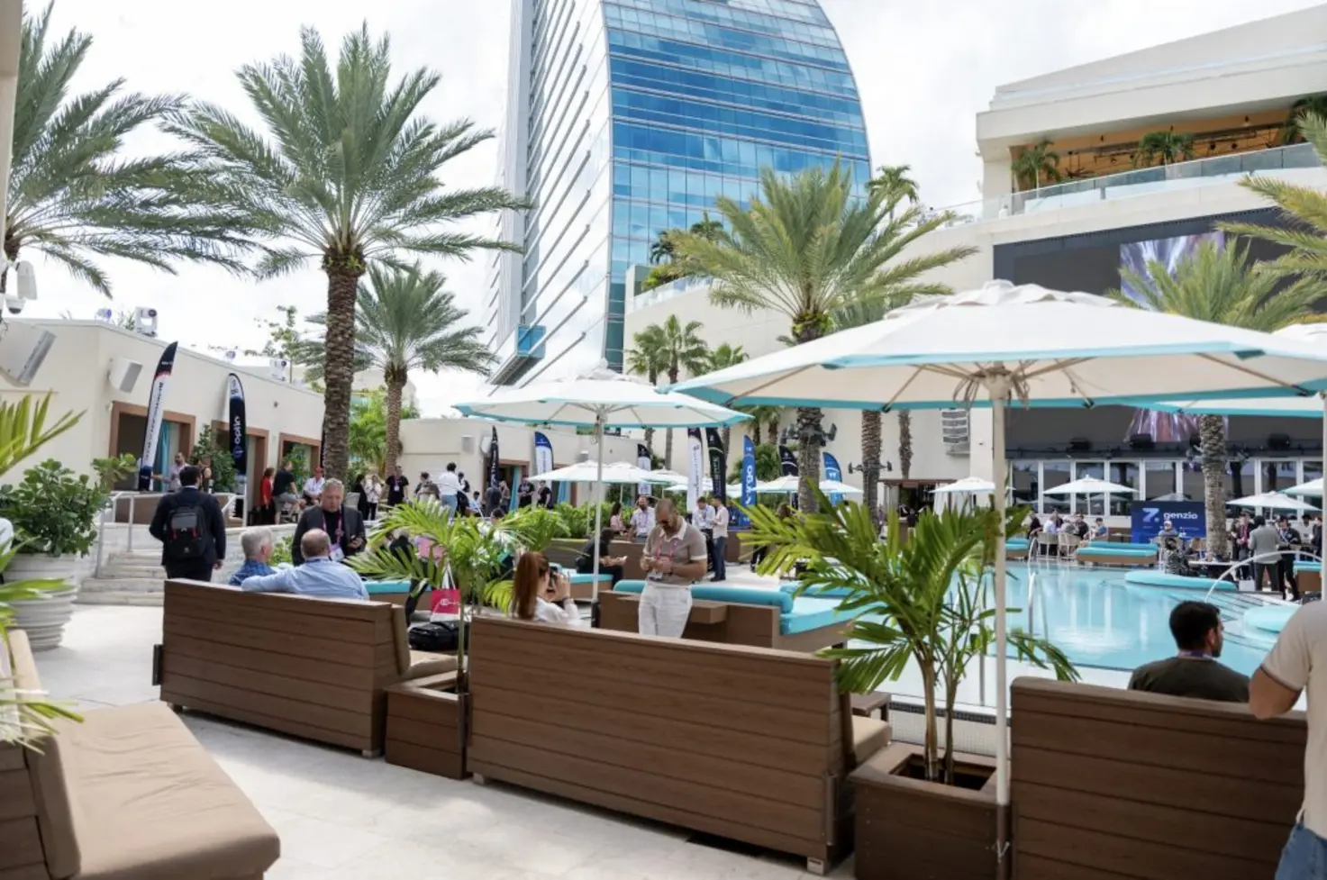 Внутри Футуристической Флориды 2025: Прорывное Первое Издание в США