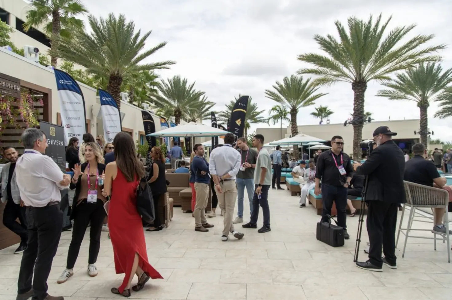 Внутри Футуристической Флориды 2025: Прорывное Первое Издание в США