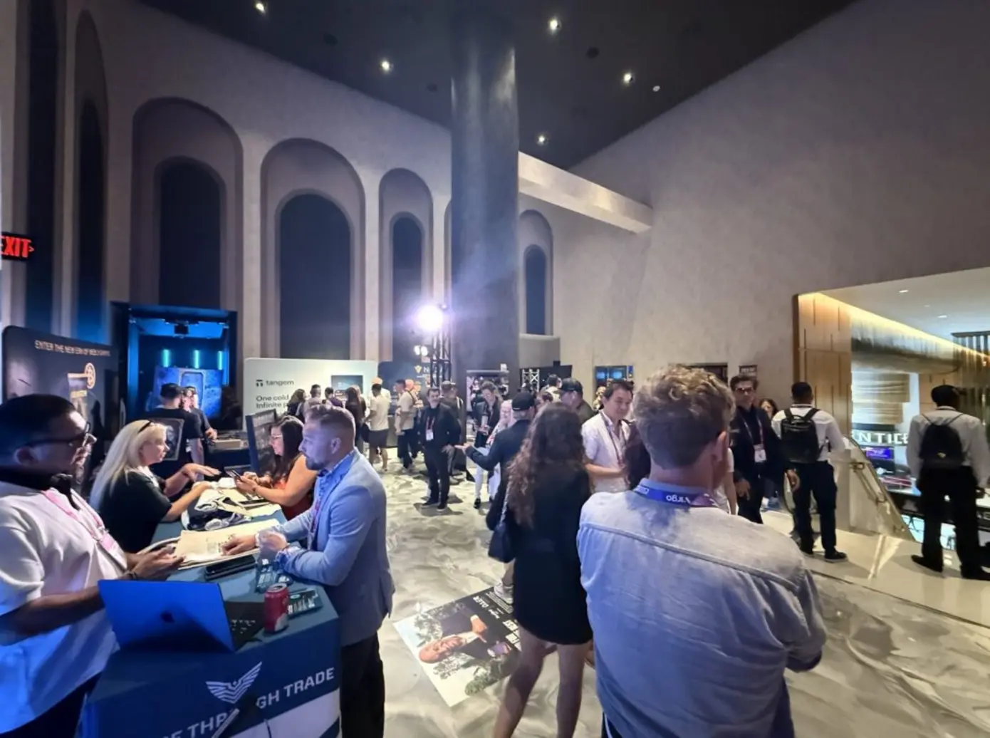 Внутри Футуристической Флориды 2025: Прорывное Первое Издание в США