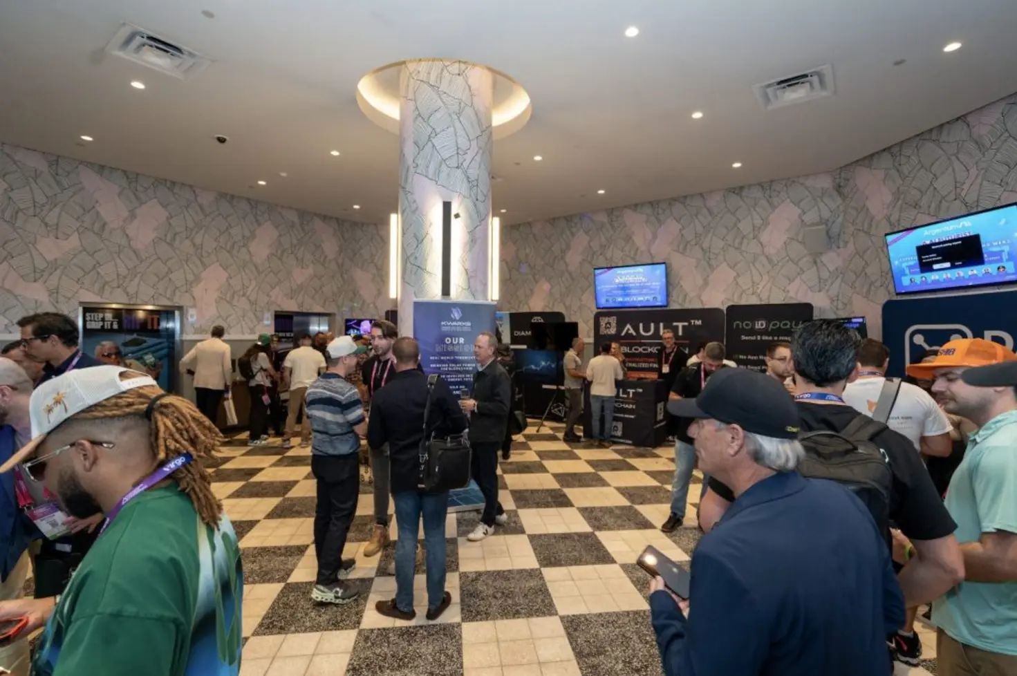 Внутри Футуристической Флориды 2025: Прорывное Первое Издание в США