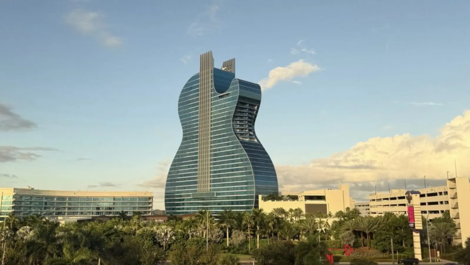 Внутри Футуристической Флориды 2025: Прорывное Первое Издание в США