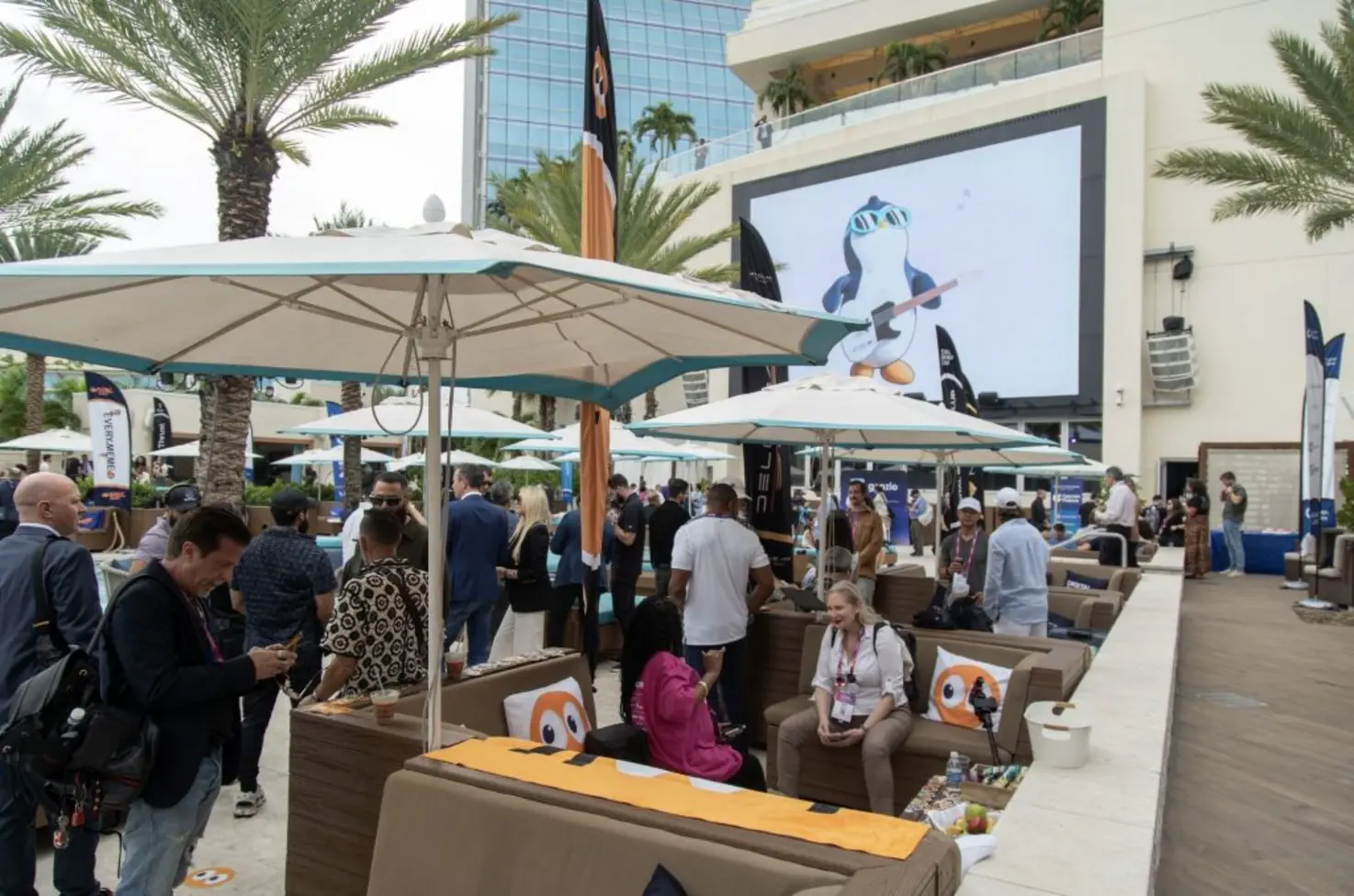 Внутри Футуристической Флориды 2025: Прорывное Первое Издание в США