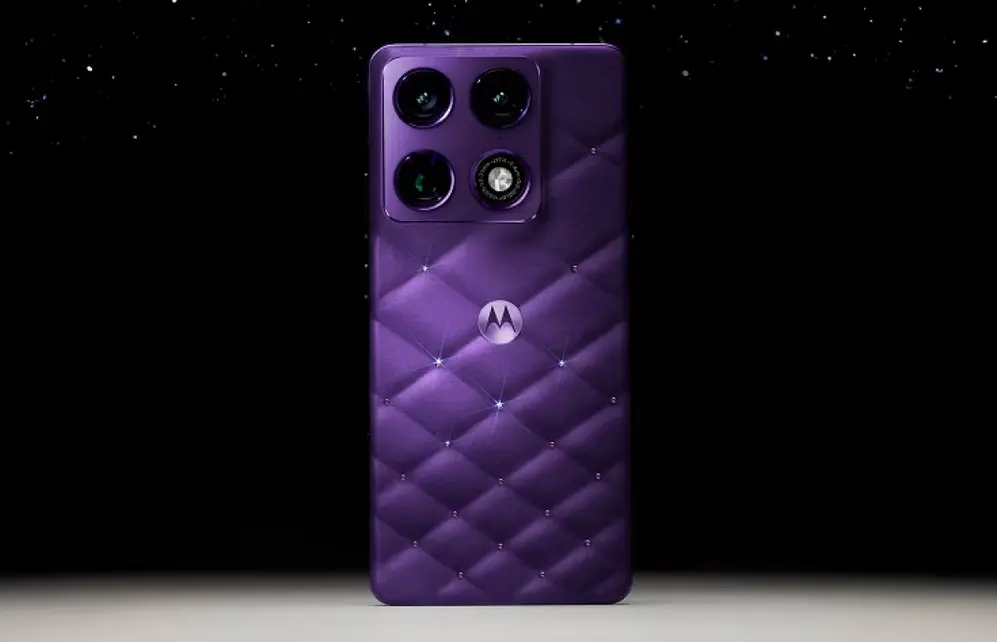 Новинки от Motorola: смартфон Signature и наушники Buds 2 Plus с кристаллами Swarovski уже в продаже