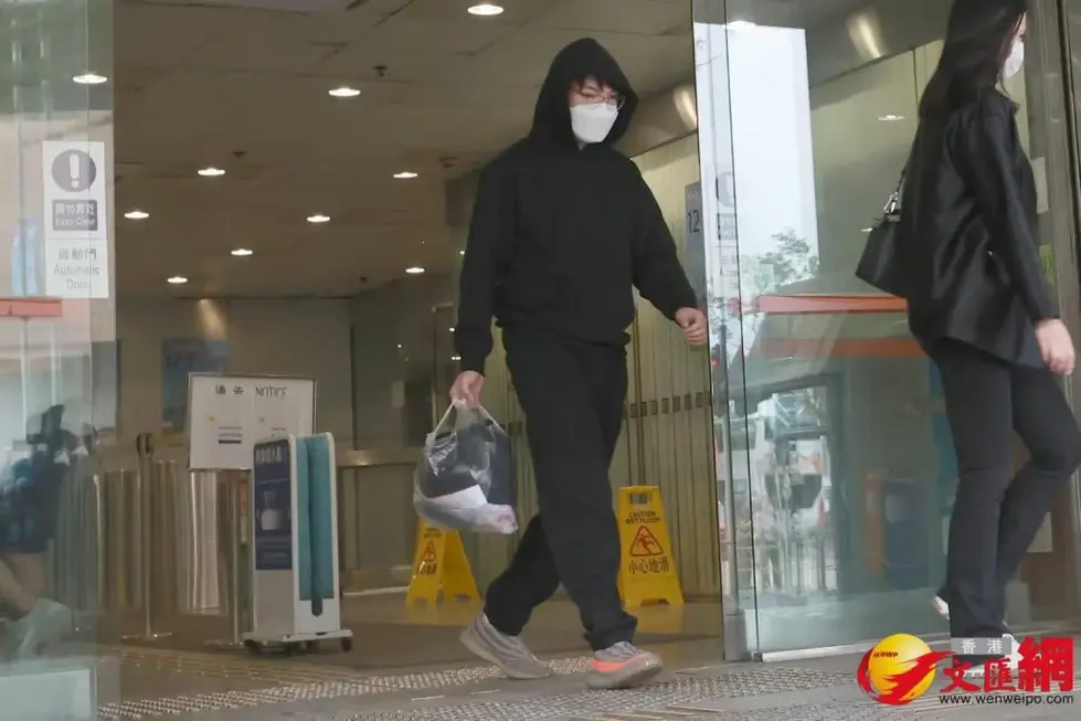 Дело JPEX в Гонконге набирает обороты: блогеру &laquo;Чжу Гунцзы&raquo; предъявлены новые обвинения в отмывании 18,8 млн гонконгских долларов.