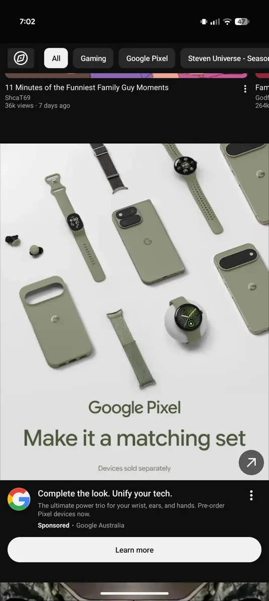 Загадочный носимый гаджет Google засветился в рекламе Pixel 11 — никто не может объяснить, что это